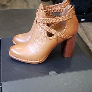 FRYE Brand - Margaret Braid Shootie Boots - 8M